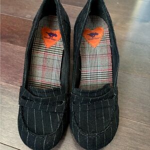 Rocket Dog Women's Black Pinstripe Heeled Loafers